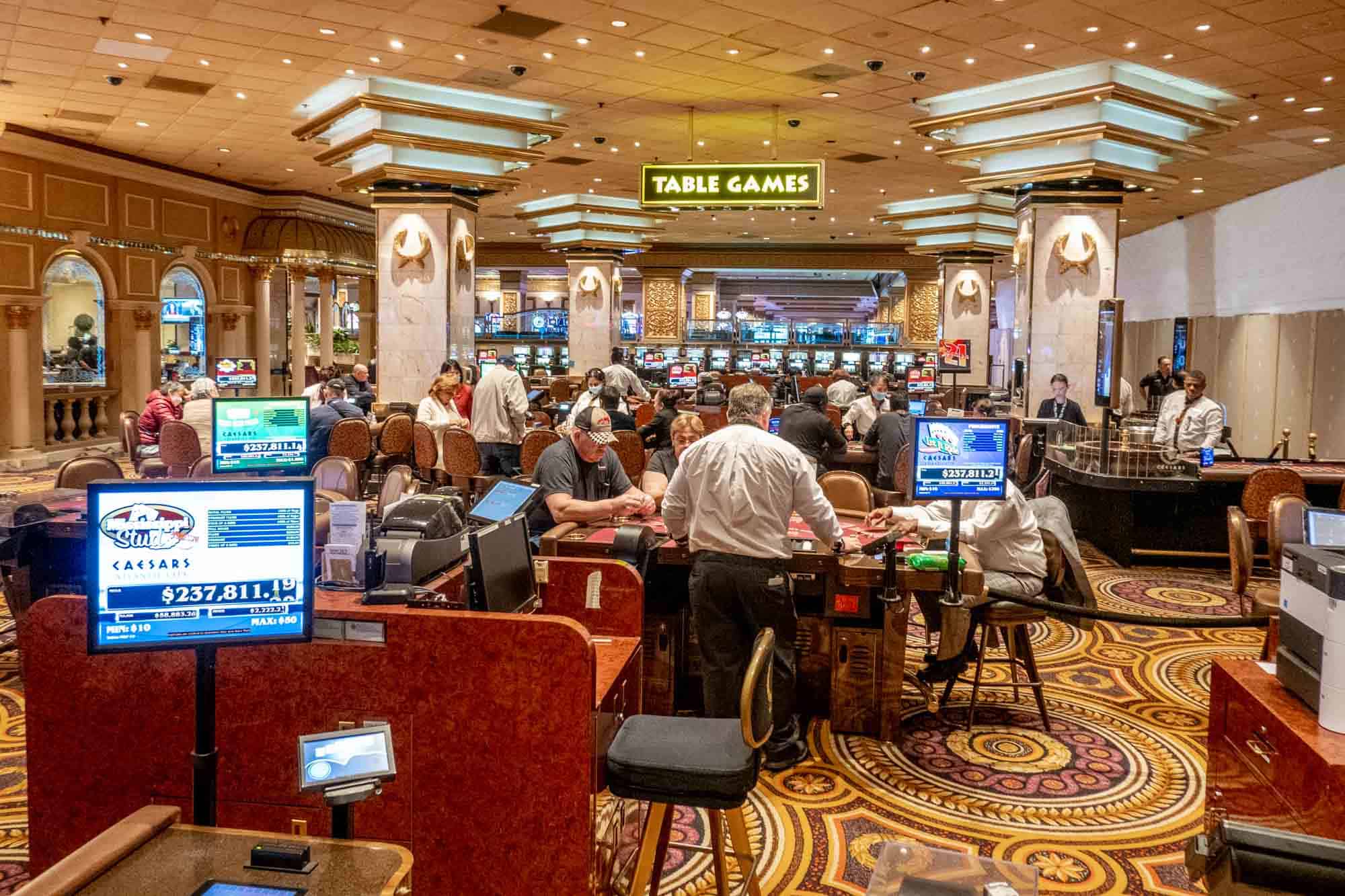 Canlı Krupiyerlerle Blackjack’in Gizli Avantajları